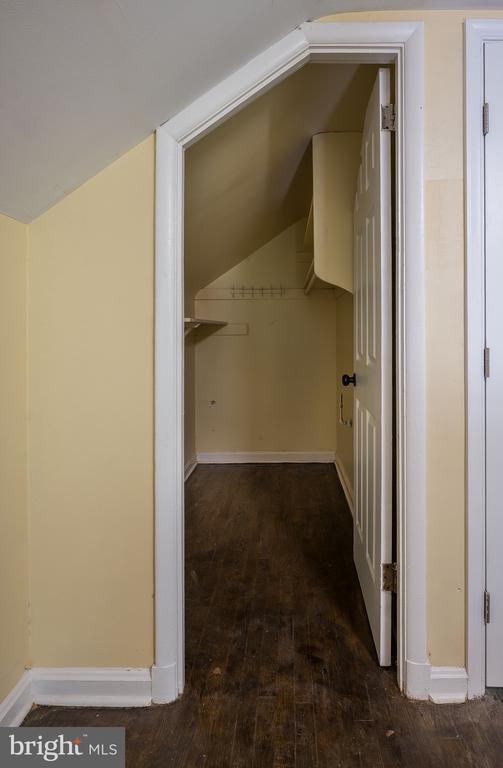 Building Photo - 6007 Bradley Ln