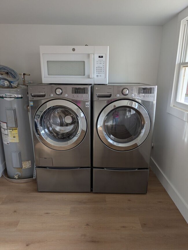 Building Photo - Barnardsville Rental!