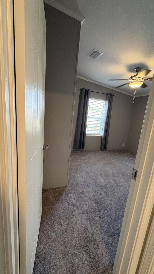 Building Photo - Beautiful 2-bed, 2-bath home is located in the highly desired Strawberry Ridge 55+ Community