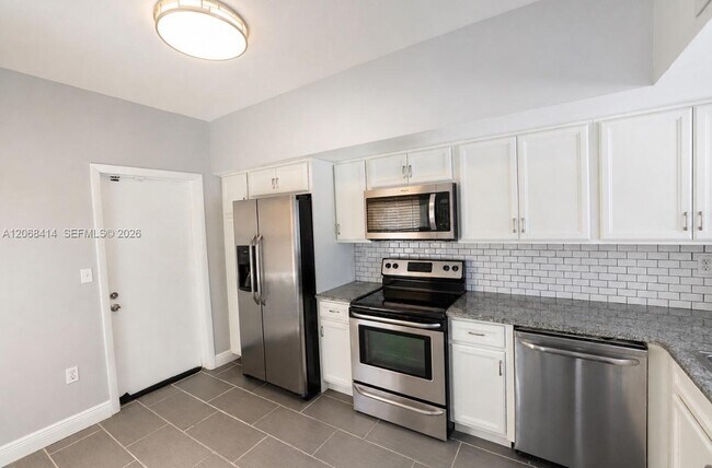 Building Photo - 11840 SW 99th St