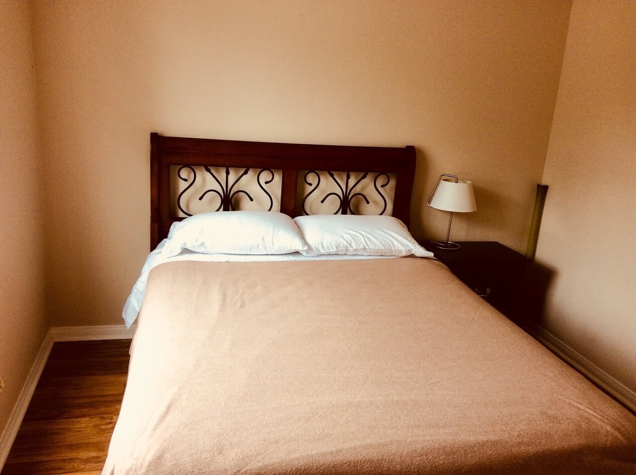 Main Floor Bedroom Queen - 601 Aliento Ct