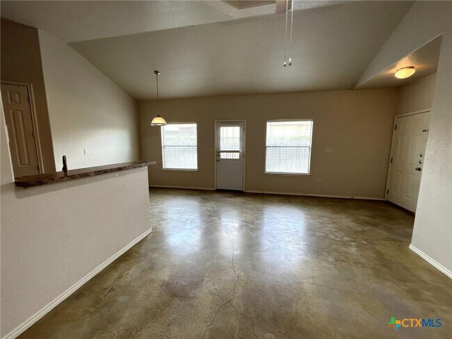 Building Photo - 271 Rosalie Dr