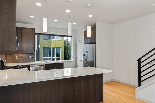 Building Photo - 1624 E Yesler Wy