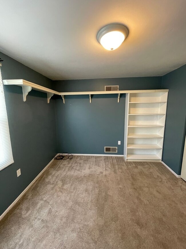 Building Photo - 120 Scottsdale Dr