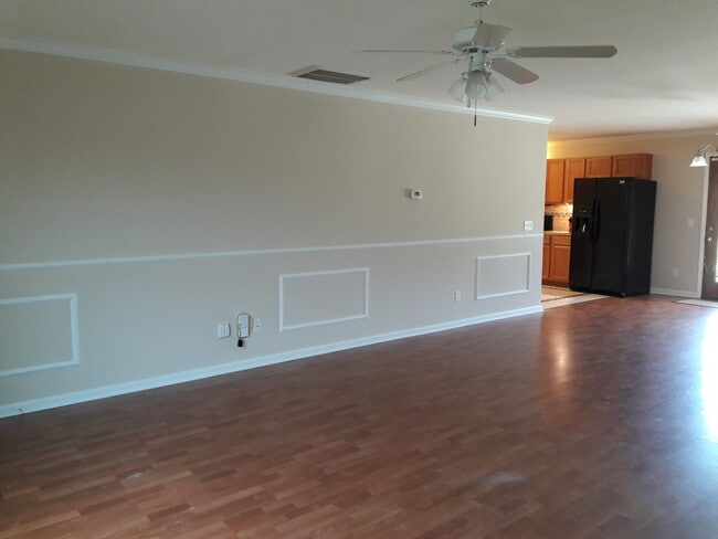 Building Photo - Lake Shore Subdivision-Port Wentworth