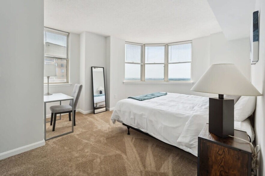 Building Photo - 3901 17th St N