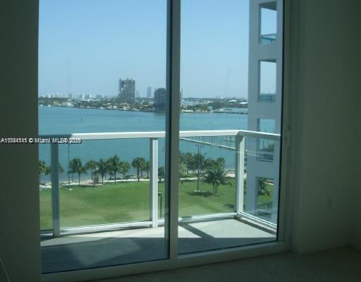 Building Photo - 1900 N Bayshore Dr