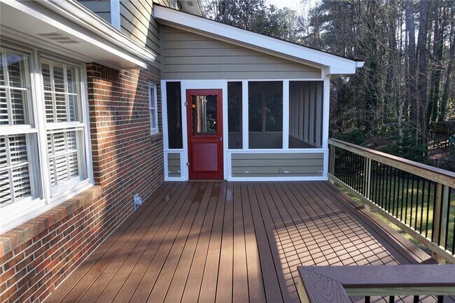 Building Photo - 1140 Falstaff Dr