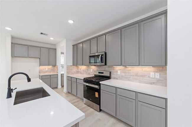 Building Photo - 2208 Inglenook Grv Dr