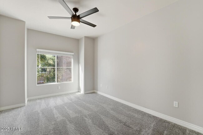 Building Photo - 5350 E Deer Valley Dr