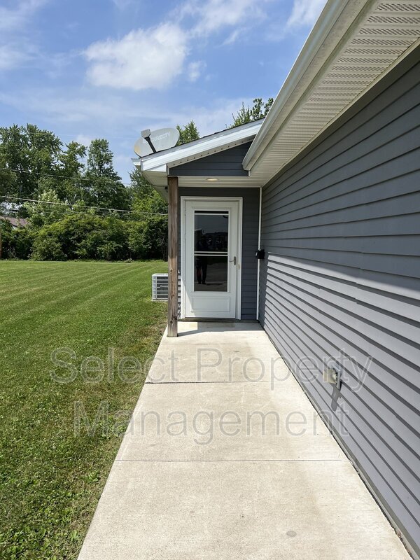 Building Photo - 2504 Alma St