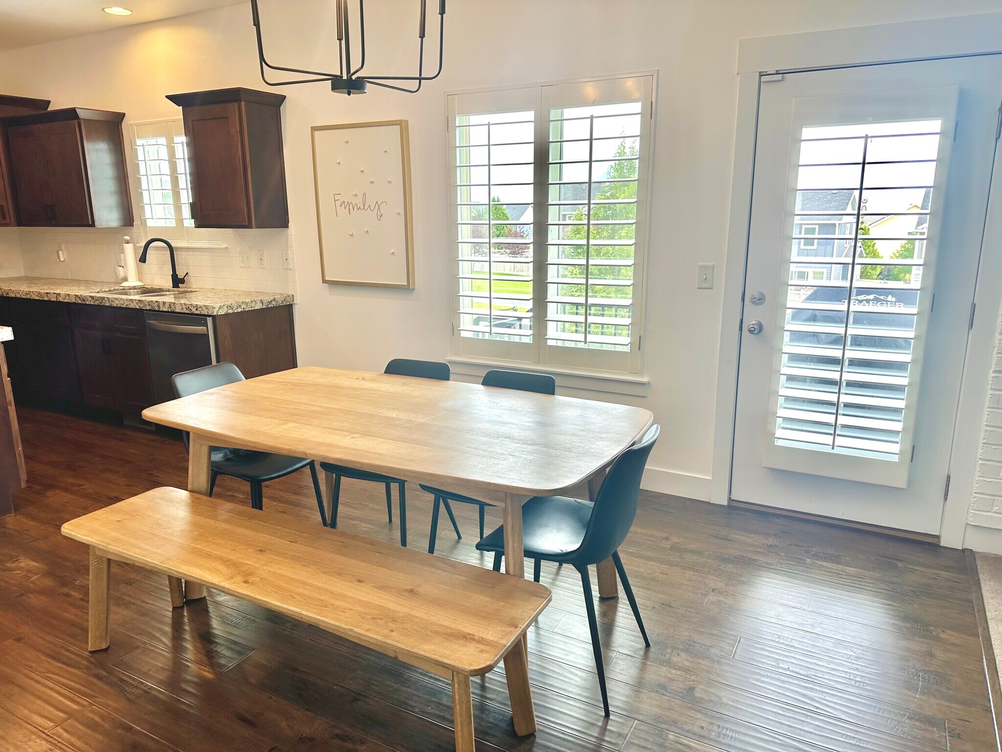 Dining - 7868 N Broken Arrow Ln