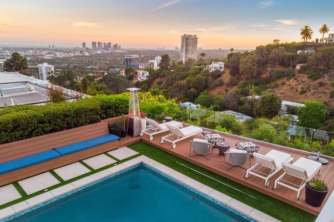 Building Photo - 1439 Devlin Dr