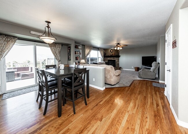 Building Photo - Fabulous 6 bedroom + office D20 Home with ...