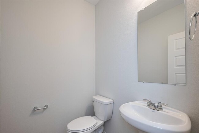 Building Photo - 27846 Western Crk Ct