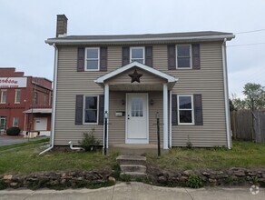 Building Photo - 219 Main St