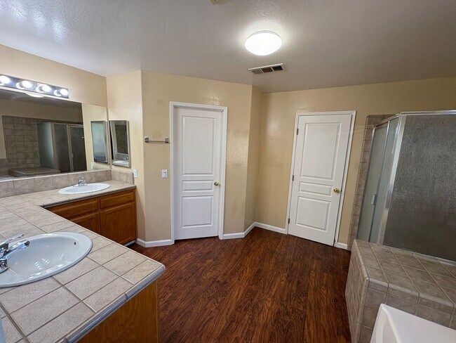 Building Photo - Two story home in SW Visalia coming soon!