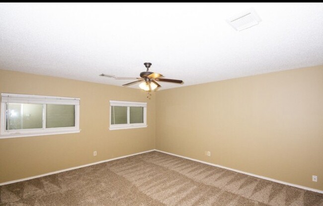 Building Photo - 6610 Beech Trail Dr