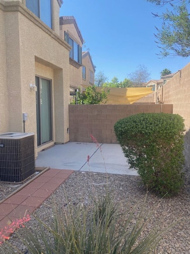 Building Photo - 8237 Apple Spice St