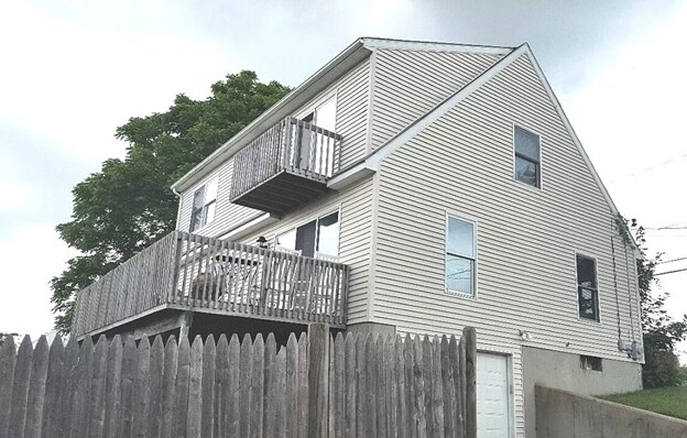 Building Photo - 433 Wolcott Ave