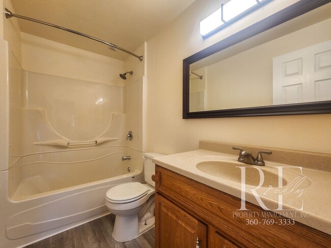 Building Photo - Spacious 4-Bedroom Rambler with Fenced Yar...