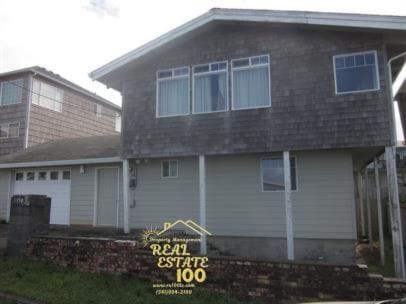 Building Photo - 3550 NW Jetty Ave