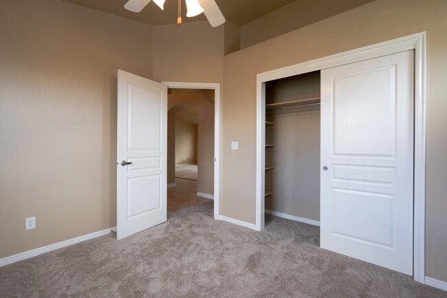 Building Photo - Dog Friendly 3 Bedroom Home In Painted Desert