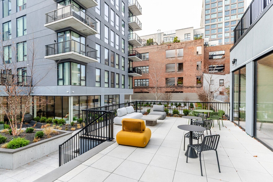 Building Photo - 218 Front St