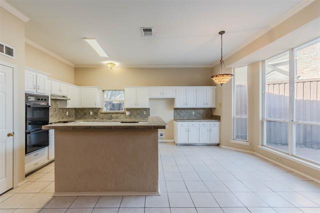 Building Photo - 313 Meadowood Ln