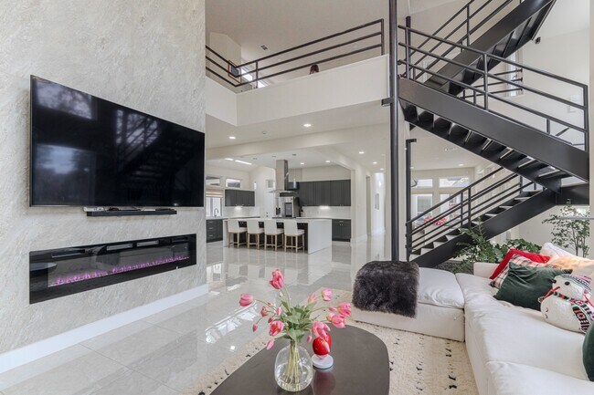 Building Photo - 6510 Sussex Ct