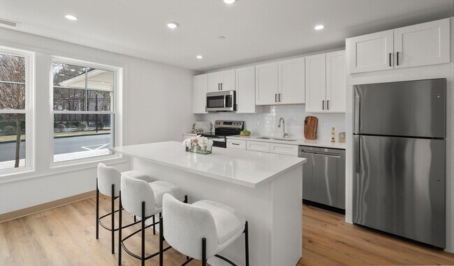 Building Photo - 26 Union St