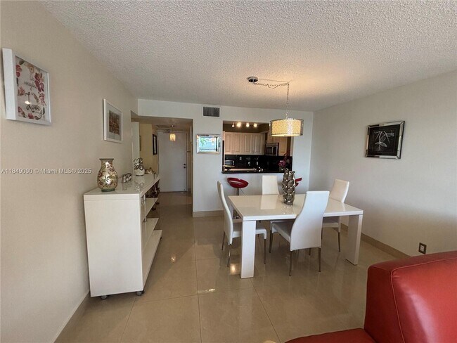 Building Photo - 3031 N Ocean Blvd