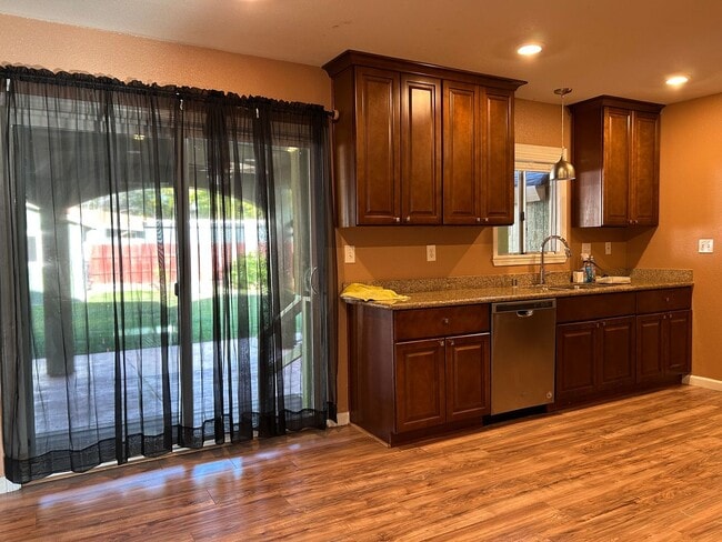 Building Photo - 1972 Fogg Ave