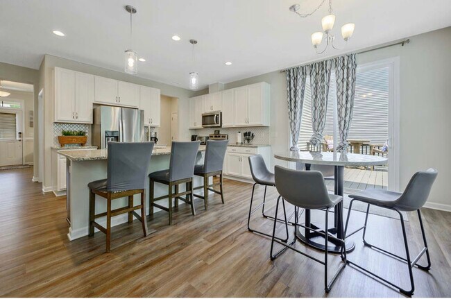 Building Photo - 155 Rossell Park Cir