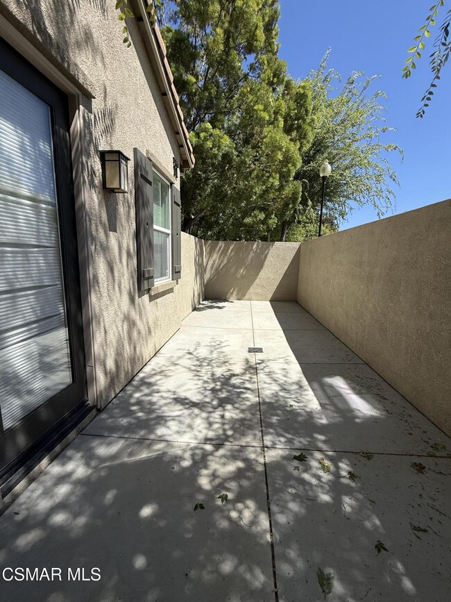 Building Photo - 1574 Silver Shadow Dr
