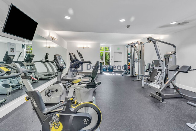 Building Photo - 475 Redwood St