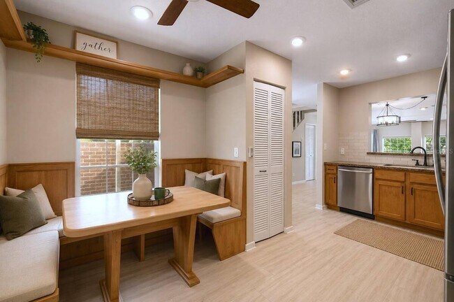 Building Photo - 641 Maple Oak Cir
