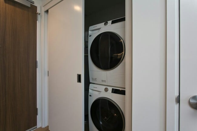 Building Photo - 1500 Rycroft St