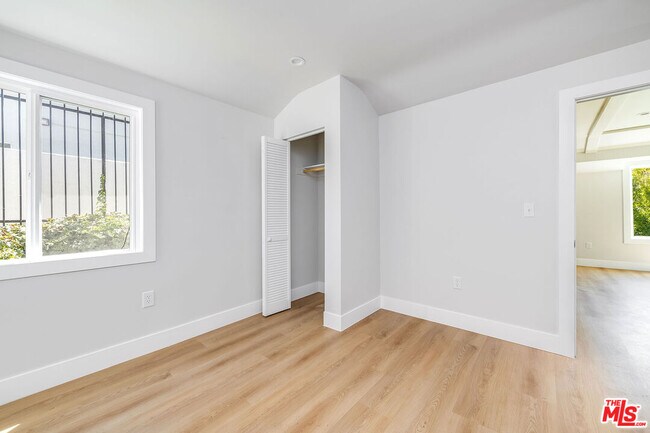 Building Photo - 4522 Laurel Canyon Blvd