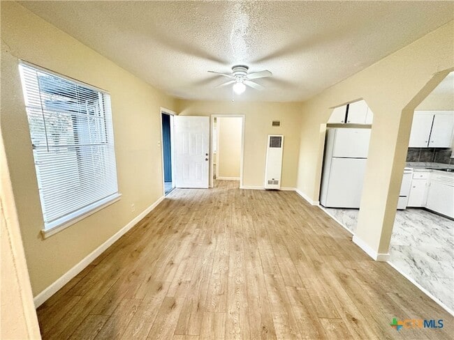 Building Photo - 104 E Fowler Ave