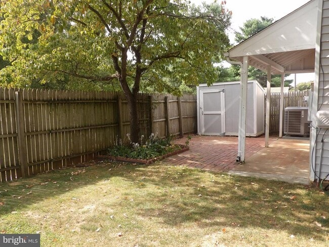 Building Photo - 413 Forest Ct