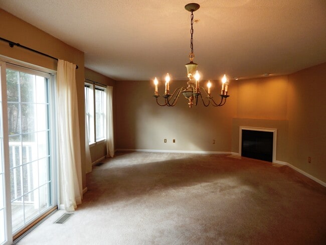 Building Photo - 629 Danbury Rd