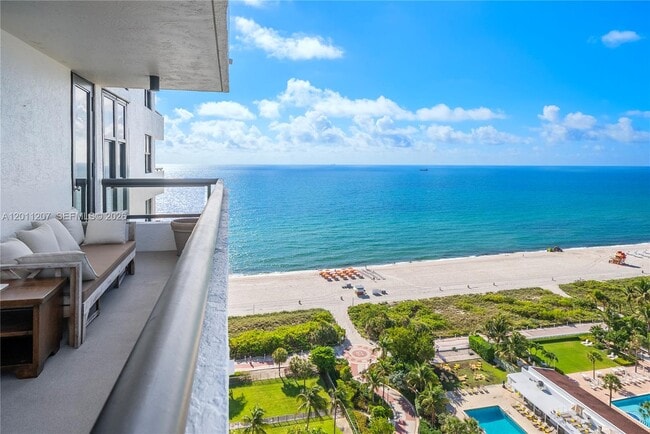 Building Photo - 2555 Collins Ave