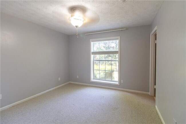 Building Photo - 2955 Seven Pines Ln