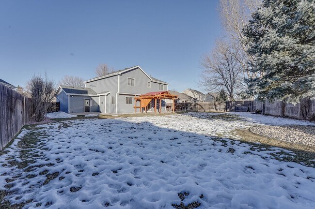 Building Photo - Beautiful 4 bed, 3.5 bath Home in Fort Collins Dakota Ridge Neighborhood