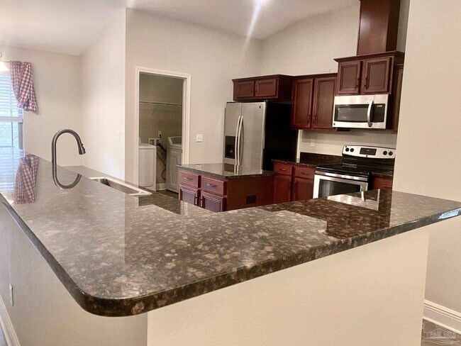 Building Photo - 8431 Ferlon Ave