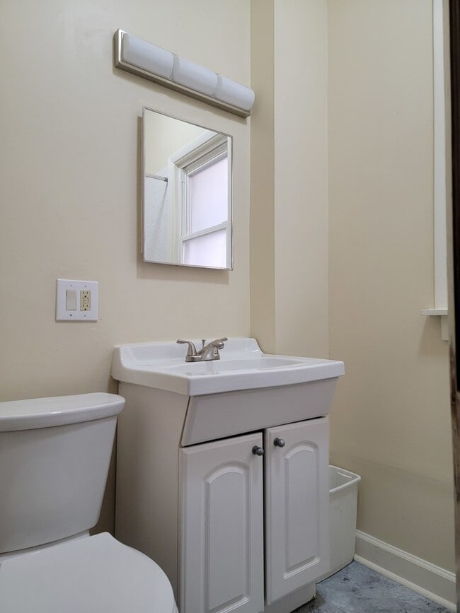 Building Photo - 6328 S St Lawrence Ave