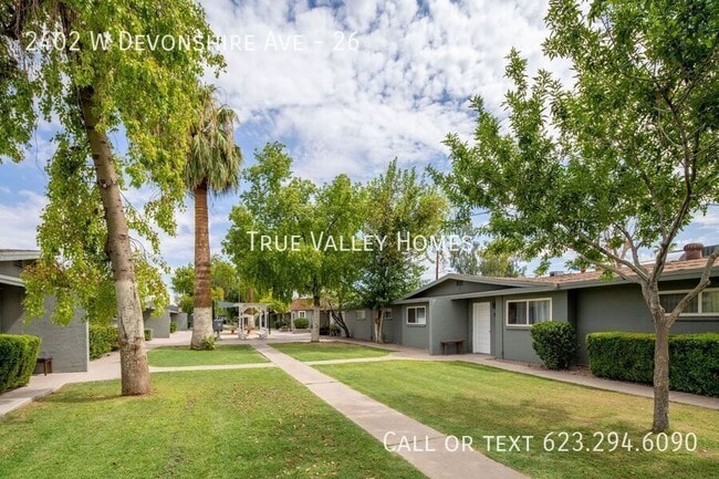 Building Photo - 2402 W Devonshire Ave