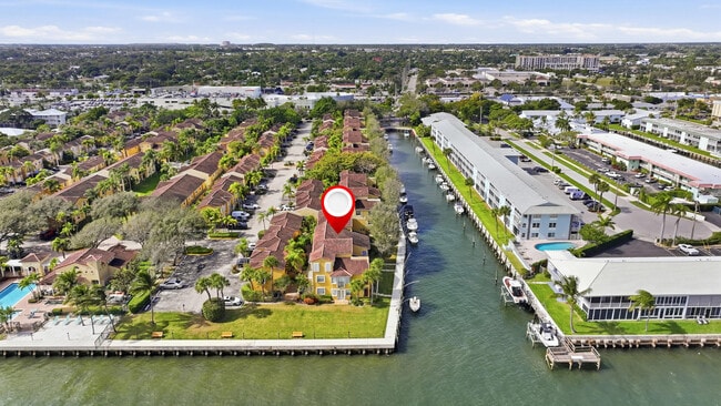 Building Photo - 1155 Lake Shore Dr