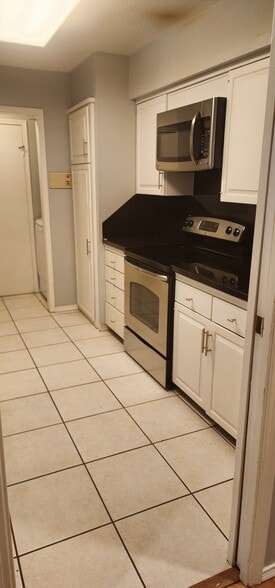 Building Photo - 500 Wichita Ave